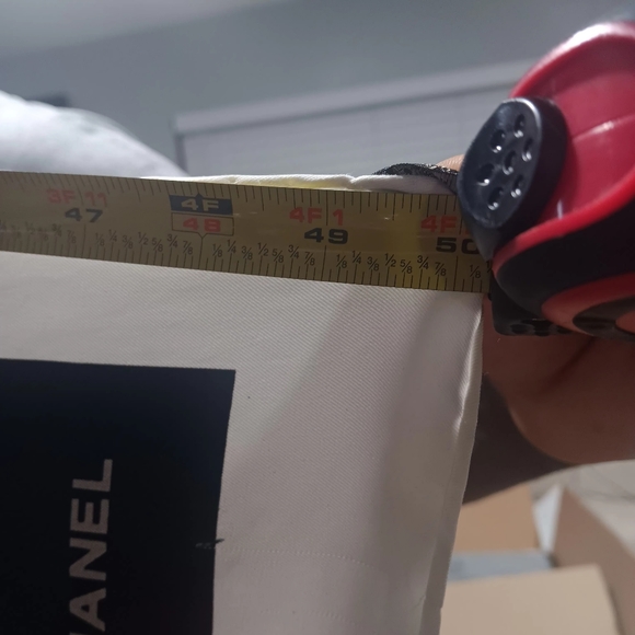 Extra large Chanel scarf - Picture 9 of 13